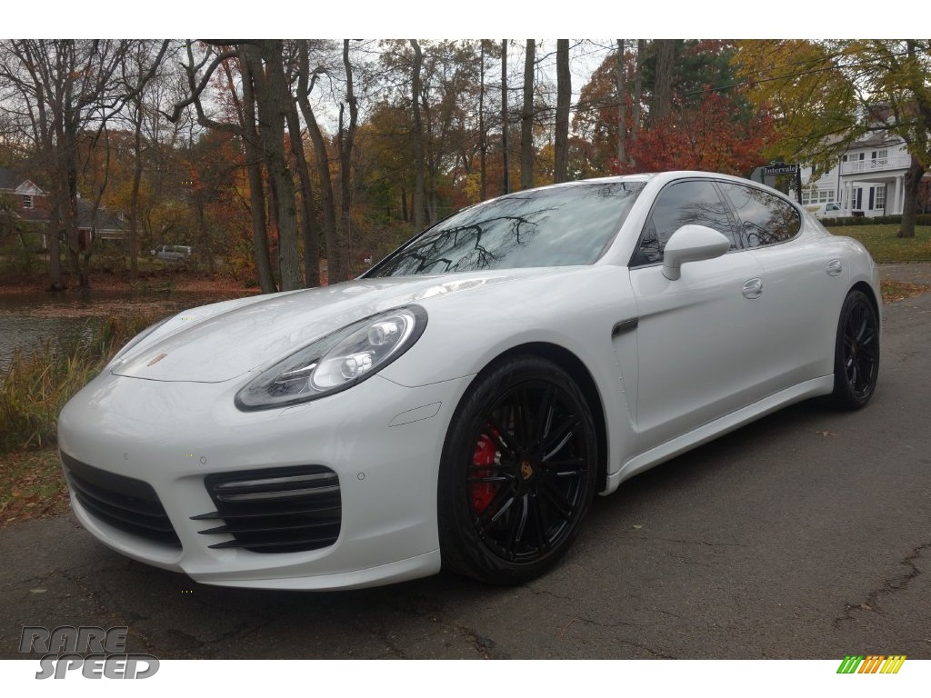 Porsche Panamera GTS 2015