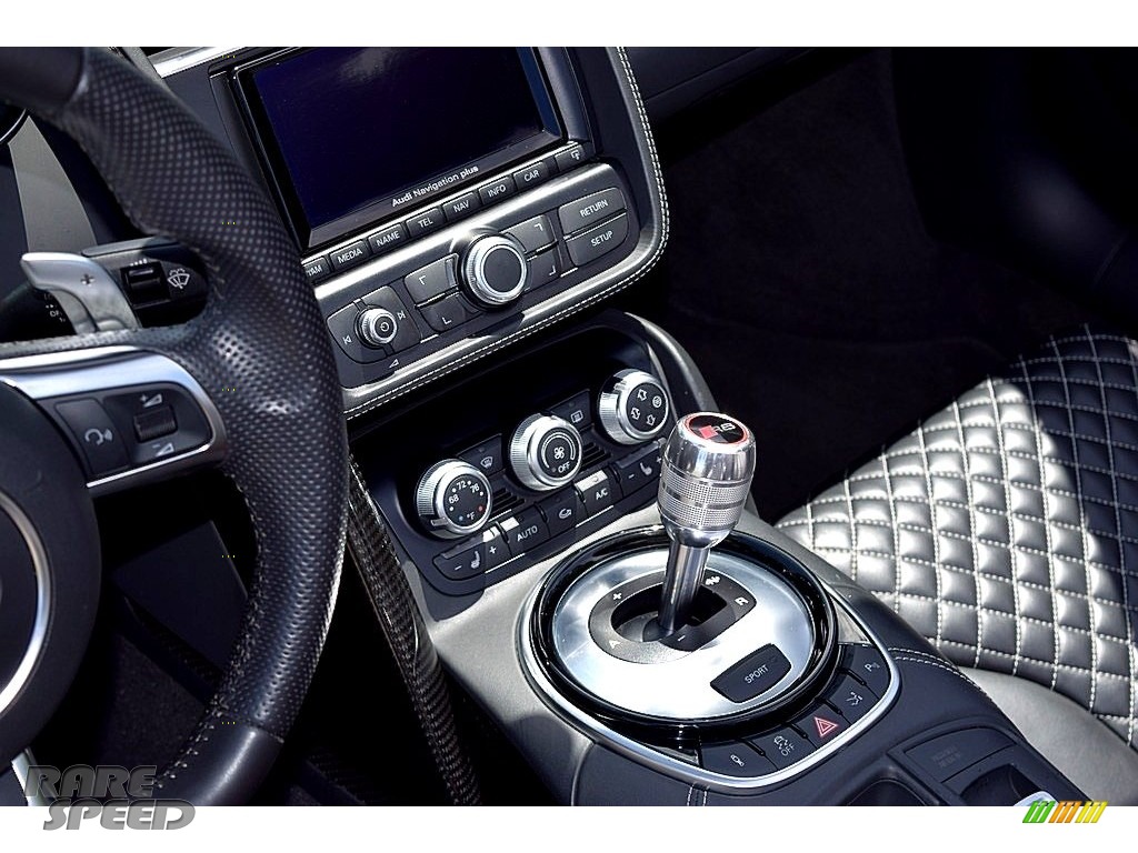 2014 R8 Spyder V10 - Daytona Gray Pearl / Black photo #32