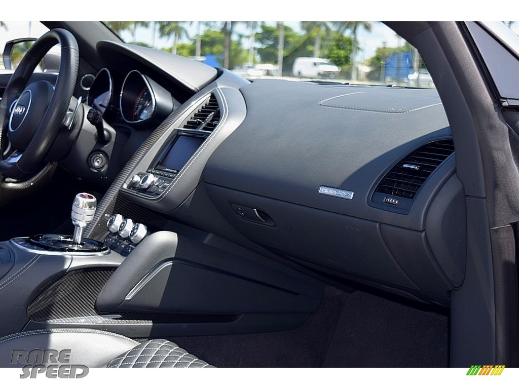 2014 R8 Spyder V10 - Daytona Gray Pearl / Black photo #37