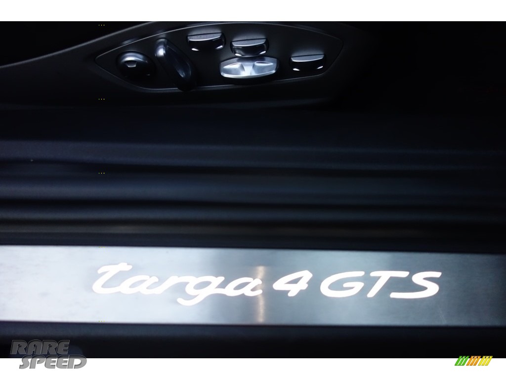 2016 911 Targa 4 GTS - Jet Black Metallic / Black photo #22