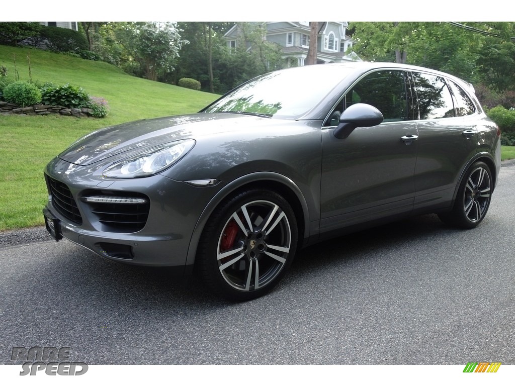 Meteor Grey Metallic / Black Porsche Cayenne Turbo