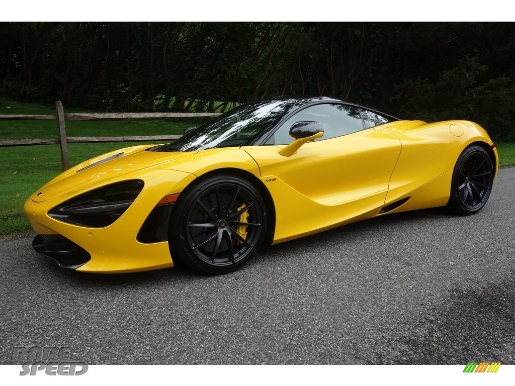 Volcano Yellow / Black McLaren 720S Performance