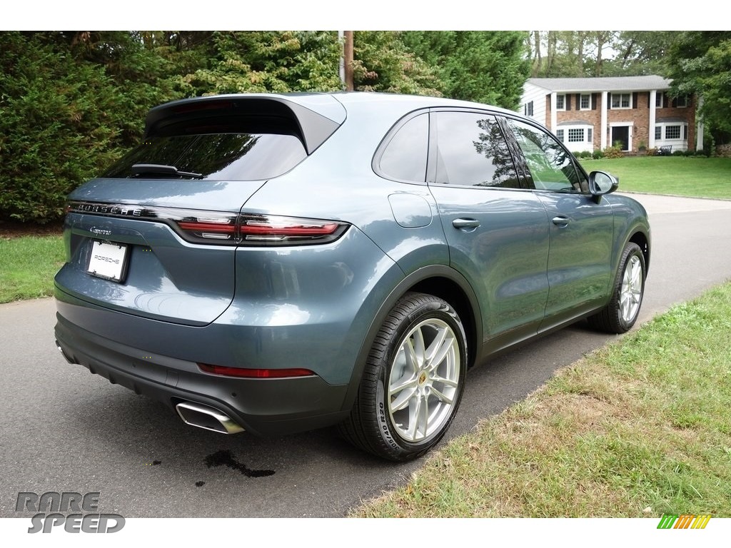2019 Cayenne - Biscay Blue Metallic / Black photo #4 2019 Cayenne - Biscay Blue Metallic / Black photo #4
