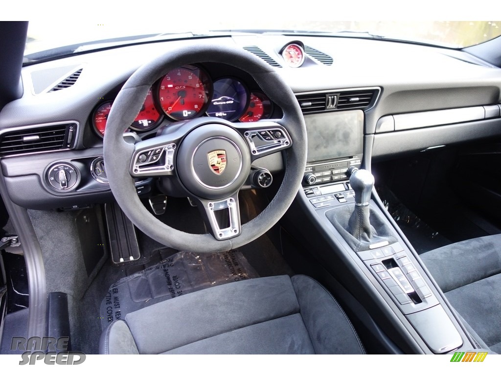2018 911 GTS Coupe - Black / Black w/Alcantara photo #17