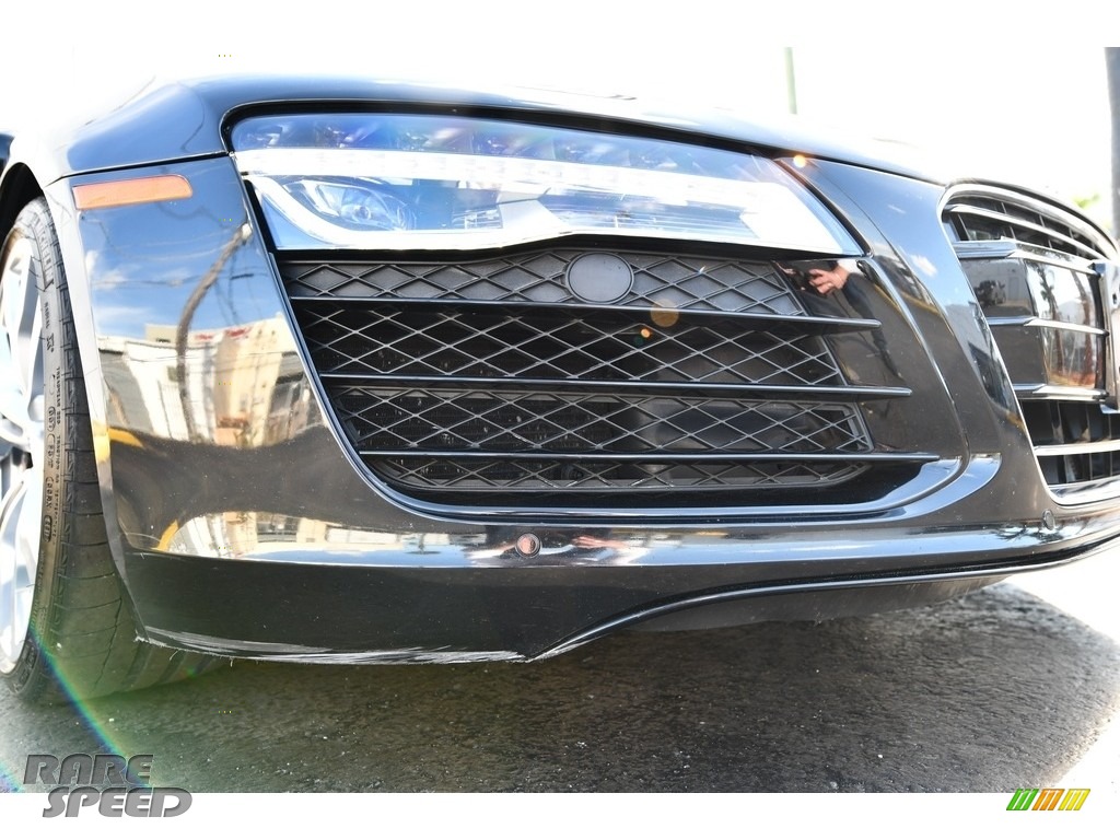 2014 R8 Coupe V10 - Panther Black Crystal / Black photo #18