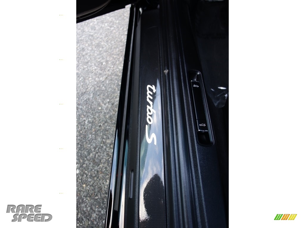 2017 911 Turbo S Coupe - Black / Black photo #19