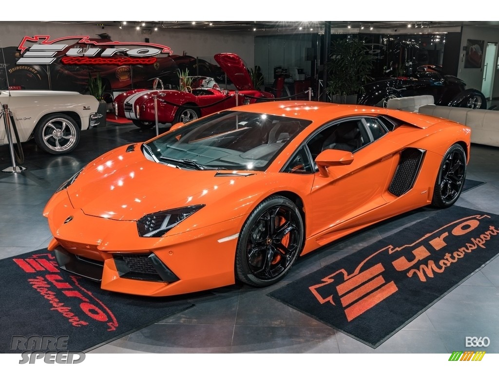 Arancio Atlas (Orange) / Nero Ade Lamborghini Aventador LP 700-4