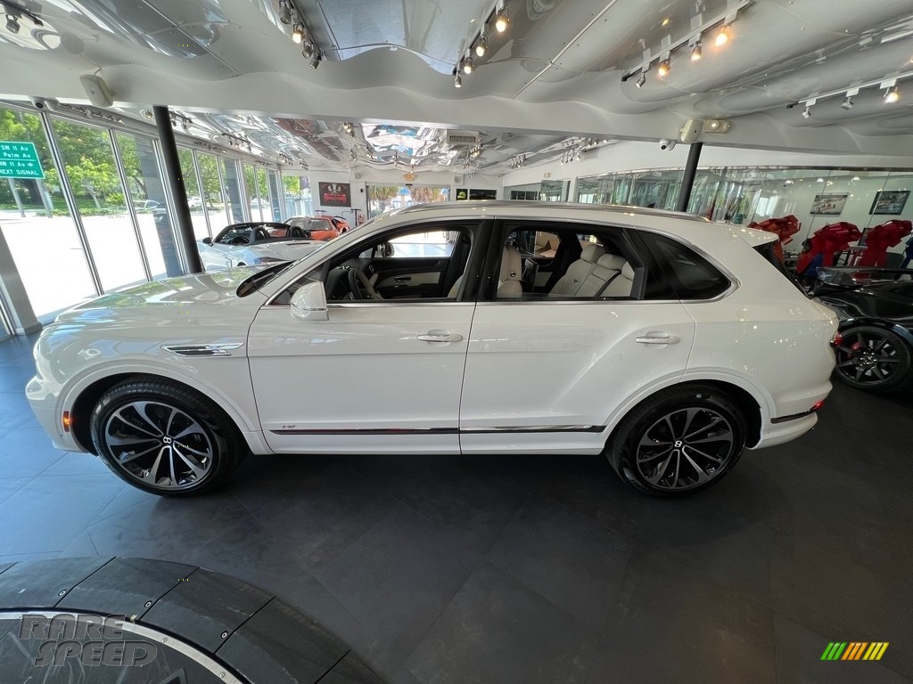 2022 Bentayga V8 - Ghost White Pearlescent by Mulliner / Linen photo #8