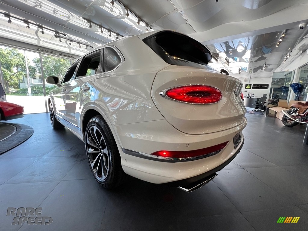 2022 Bentayga V8 - Ghost White Pearlescent by Mulliner / Linen photo #13