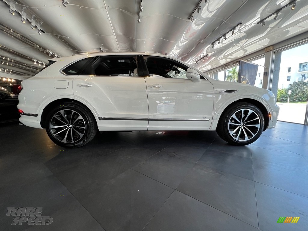 2022 Bentayga V8 - Ghost White Pearlescent by Mulliner / Linen photo #17