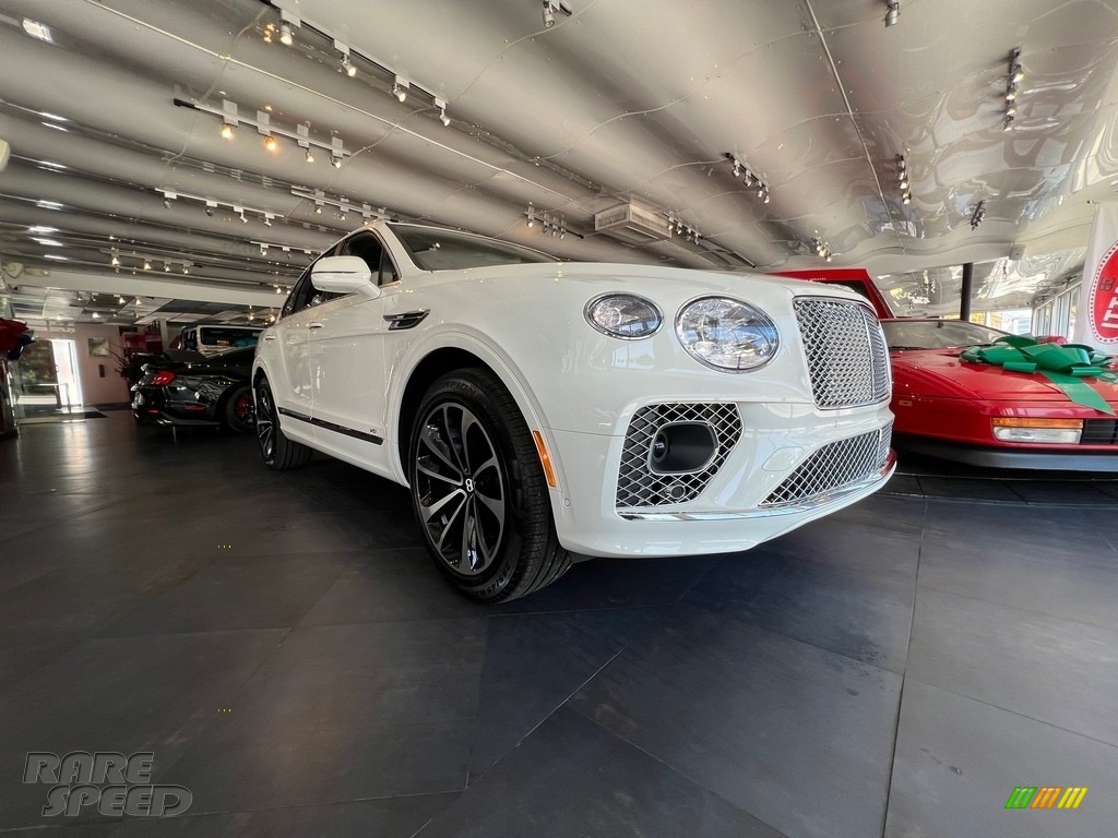 2022 Bentayga V8 - Ghost White Pearlescent by Mulliner / Linen photo #20