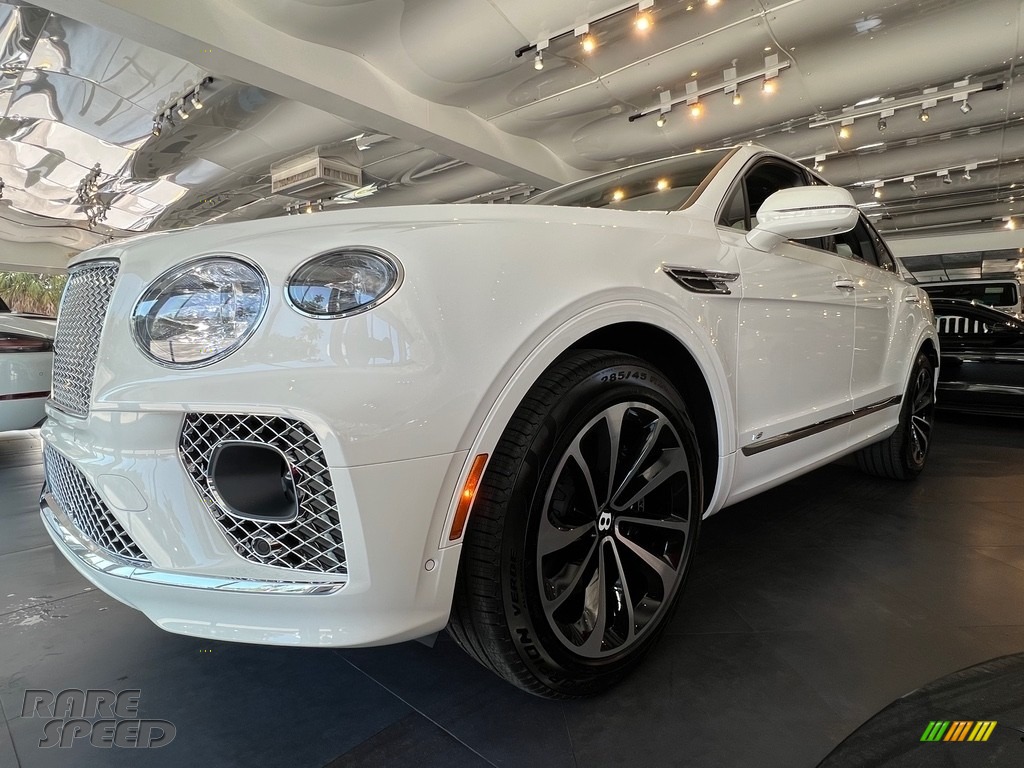2022 Bentayga V8 - Ghost White Pearlescent by Mulliner / Linen photo #24
