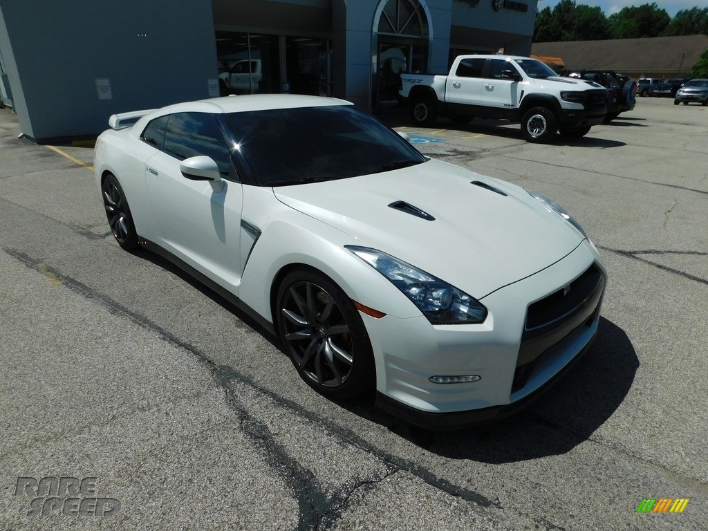 2014 GT-R Premium - Pearl White / Black Leather/Synthetic Suede photo #2