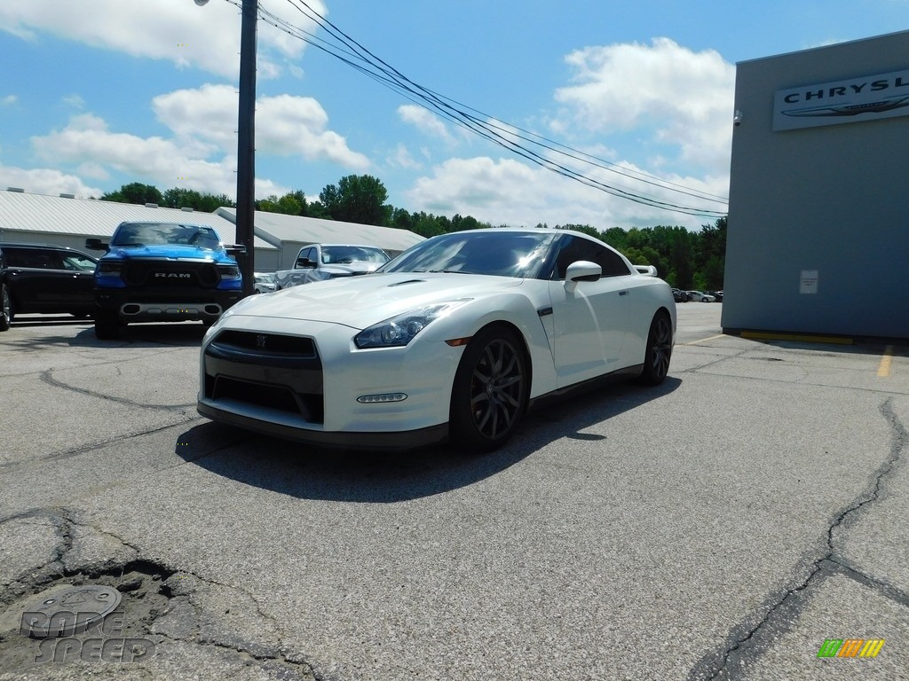 2014 GT-R Premium - Pearl White / Black Leather/Synthetic Suede photo #6