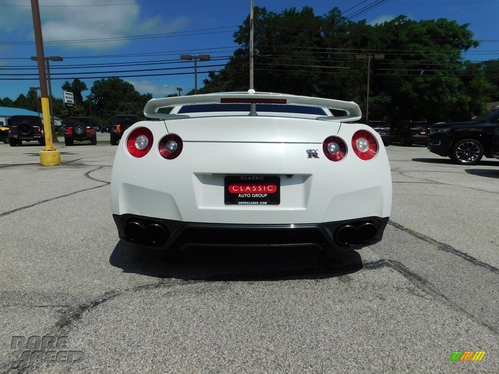 2014 GT-R Premium - Pearl White / Black Leather/Synthetic Suede photo #10