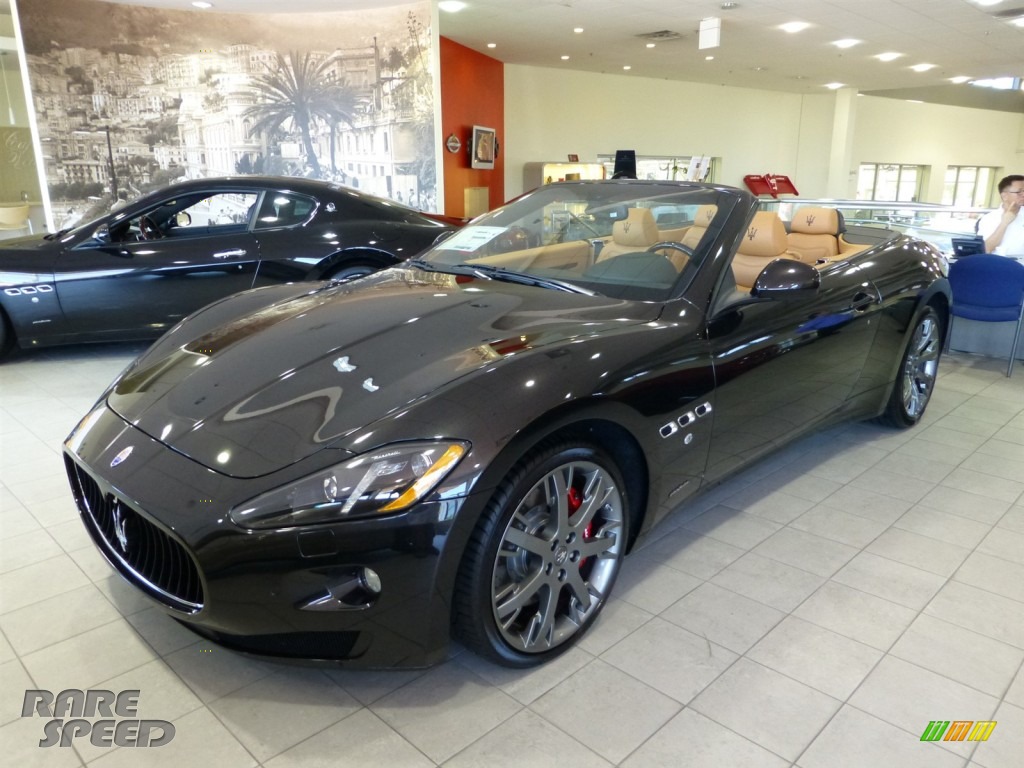 Maserati GRANTURISMO серый