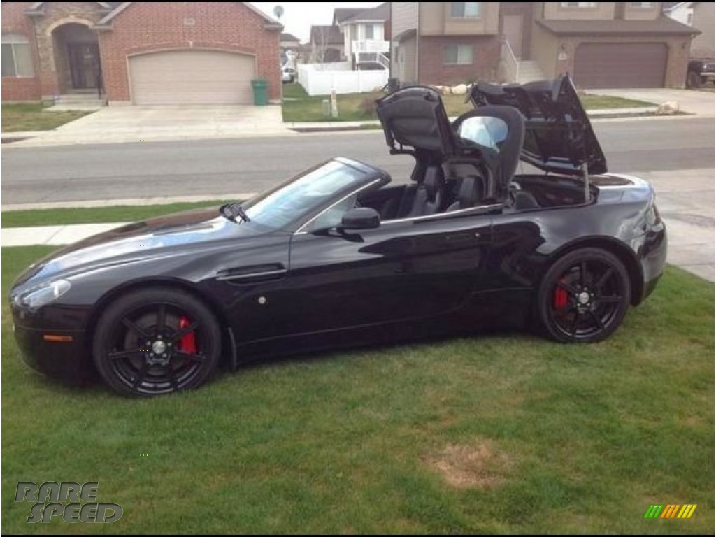 Jet Black / Obsidian Black Aston Martin V8 Vantage 