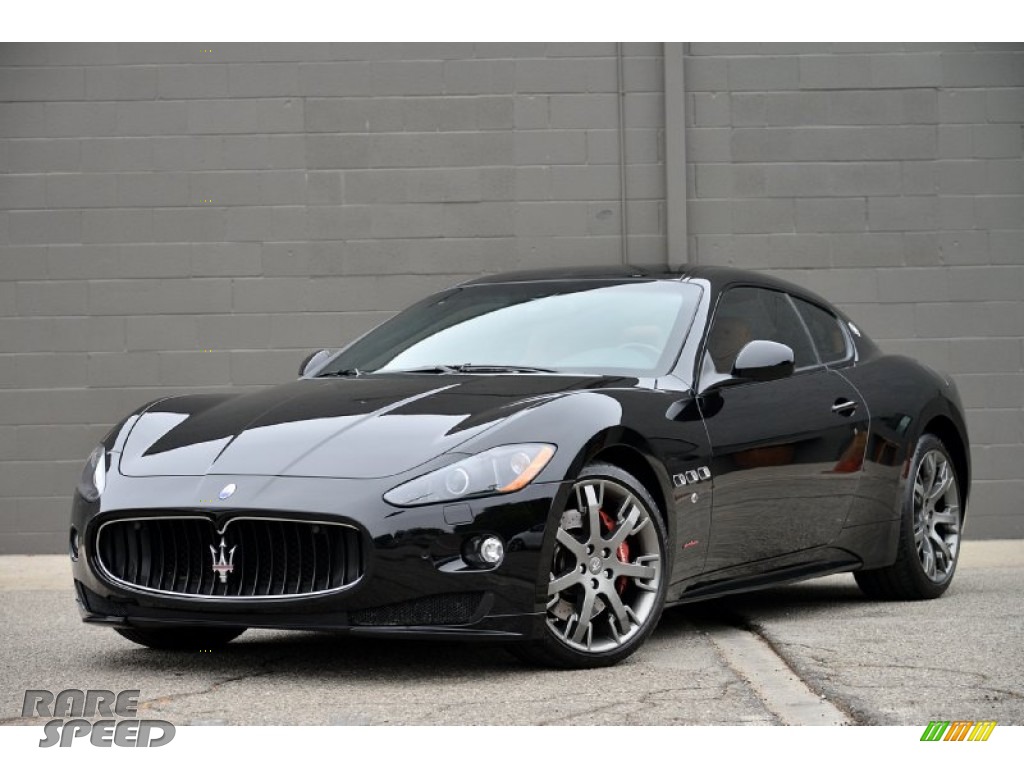 Nero (Black) / Cuoio Maserati GranTurismo S Automatic